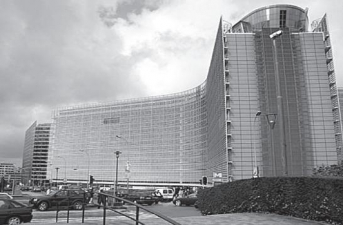 EU kommisjonens maktapparat og hovedkvarter ruver godt i bybildet.
