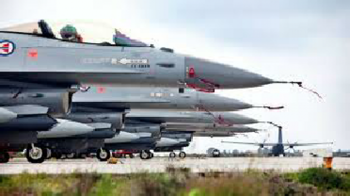 I spissen for en sveip av drapsbombere over Libya i 2011 – seks norske F16 jagerfly. Var dette Stoltenbergs billett til sjefsjobben i Nato?