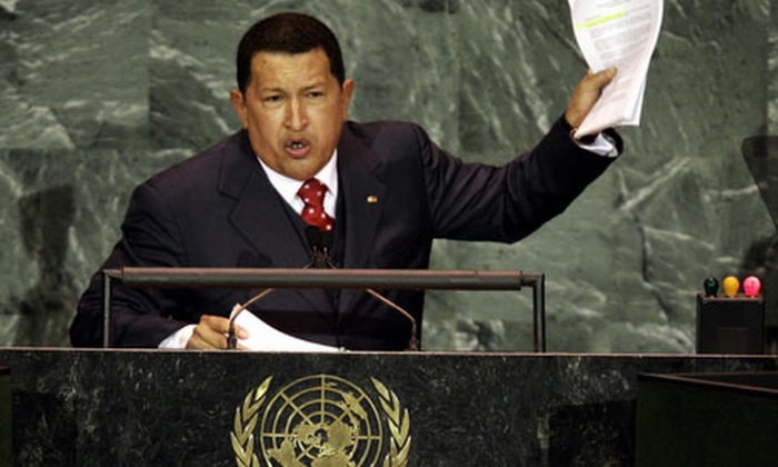 Nå avdøde Hugo Chavez, Venzuelas tidligere president som uttalte fra FNs talerstol etter at president Bush hadde gjort ferdig innlegget sitt før han fikk ordet: 