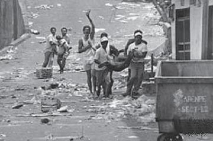 Fra massakren i El Caracazo i Caracas 28/29 februar 1989,  beordra av sosialdemokraten Carlos Andres Perez.