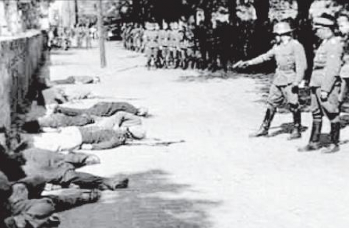 Ordin?re tyske tropper henretter gisler i 1941. Nordmenn  som kjempet for Hitler pa Ostfronten skal na gjores til helter.