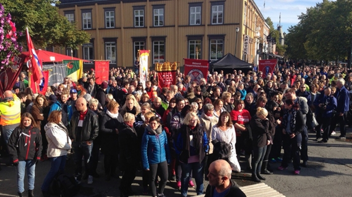 ■	Demonstrasjon på Trondheim Torg
