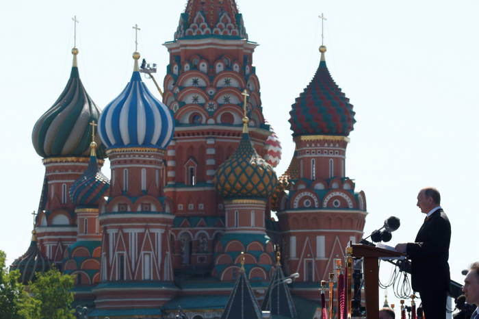 Russlands president Vladimir Putin taler på Den røde plass i anledning 71-årsmarkeringa for seieren over Nazi-Tyskland i 2016  REUTERS/Grigory Dukor/File Photoa