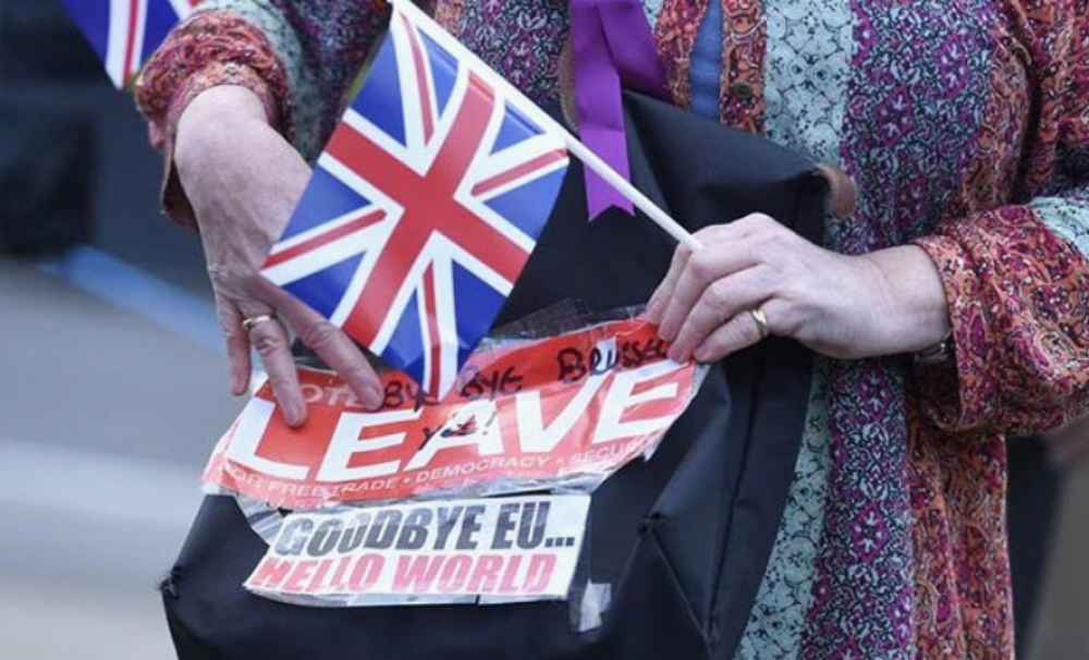 Britene snudde EU ryggen. Årsmøtet i Troms Nei til EU ble oppdatert på årets happening med foredraget «Brexit – og hva skjer videre?» Alternativer for Storbritannia er enten en handelsavtale med EU, en EFTA-løsning eller et handelssamarbeid innen The Commonwealth.  