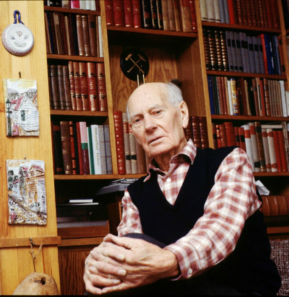 Gerhardsen gikk mot atomvåpen på norsk jord. Einar i sitt hjem, trolig tidlig på 1980-tallet. Foto: Flickr/Arbeiderpartiet. Gerhardsen gikk mot atomvåpen på norsk jord. Einar i sitt hjem, trolig tidlig på 1980-tallet. Foto: Flickr/Arbeiderpartiet.