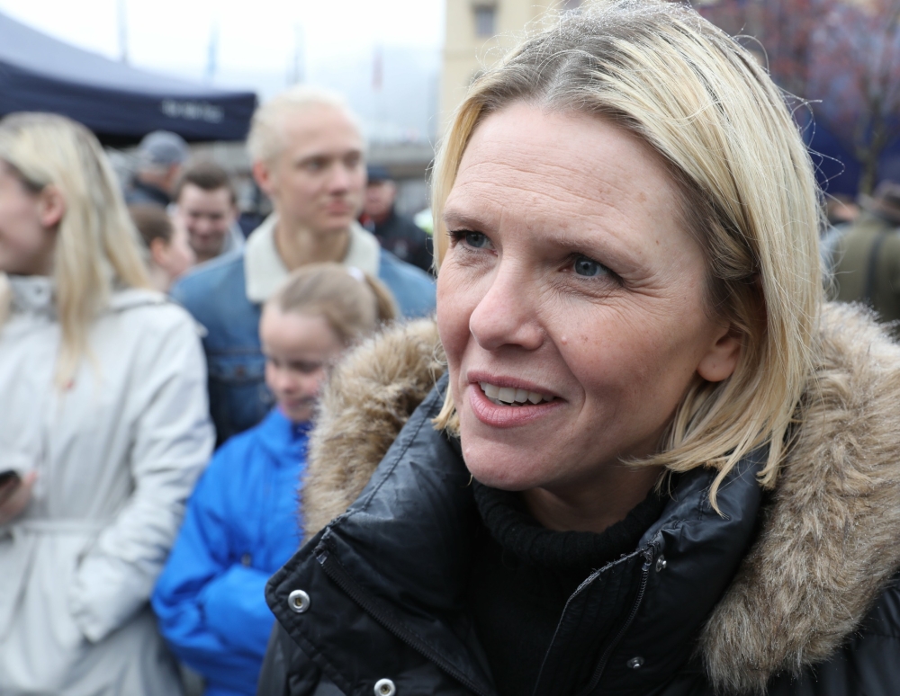 Illustrasjonsfoto: Femskrittspartiets stortingsrepresentant Sylvi Listhaug er på besøk i Drammen og holdt tale 1. mai. Partikollega og samferdselsminister Ketil Solvik-Olsen er også tilstede for å holde en appell. 																											Foto: Ørn Borgen / NTB scanpix