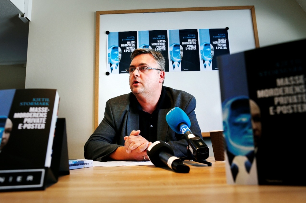 Kjetil Stormark lanserte boka "Massemorderens private e-poster" på Spartacus forlag mandag. Boka inneholder mange av Anders Behring Breiviks e-poster fra tiden forut for 22. juli-hendelsene. 																																															Foto: Erlend Aas / NTB scanpix
