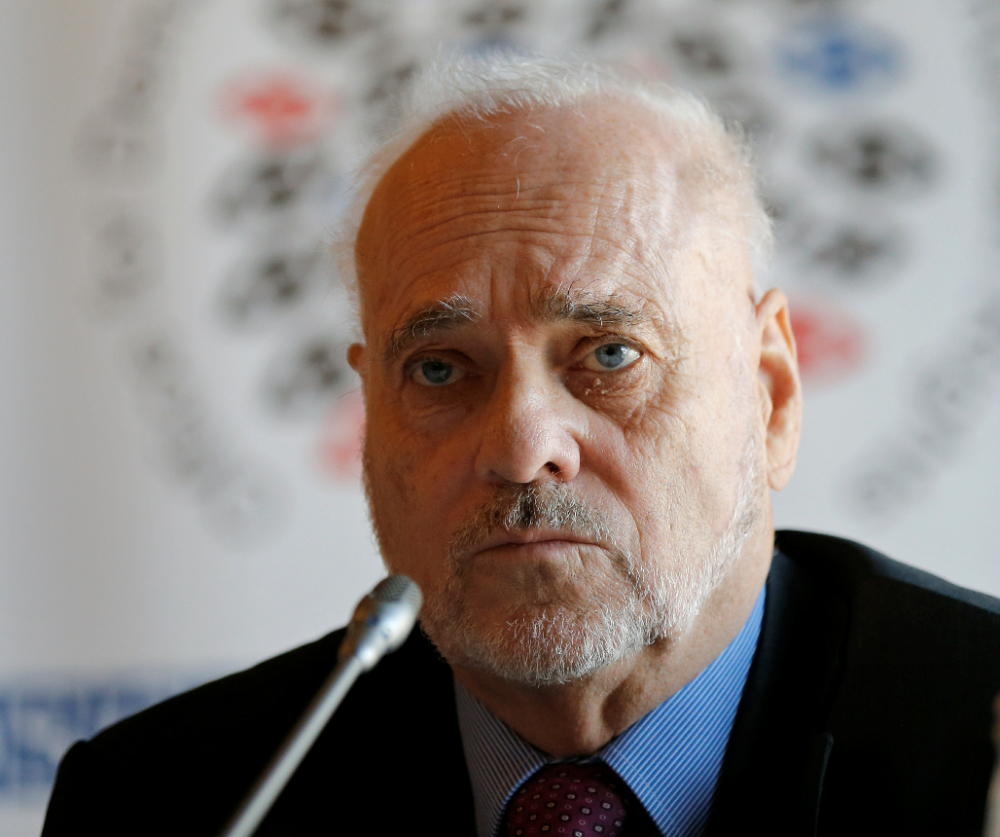 Jan Petersen, tidligere utenriksminister i Norge. Sa noe, gjorde noe annet?																AP Photo/Alexander Zemlianichenko