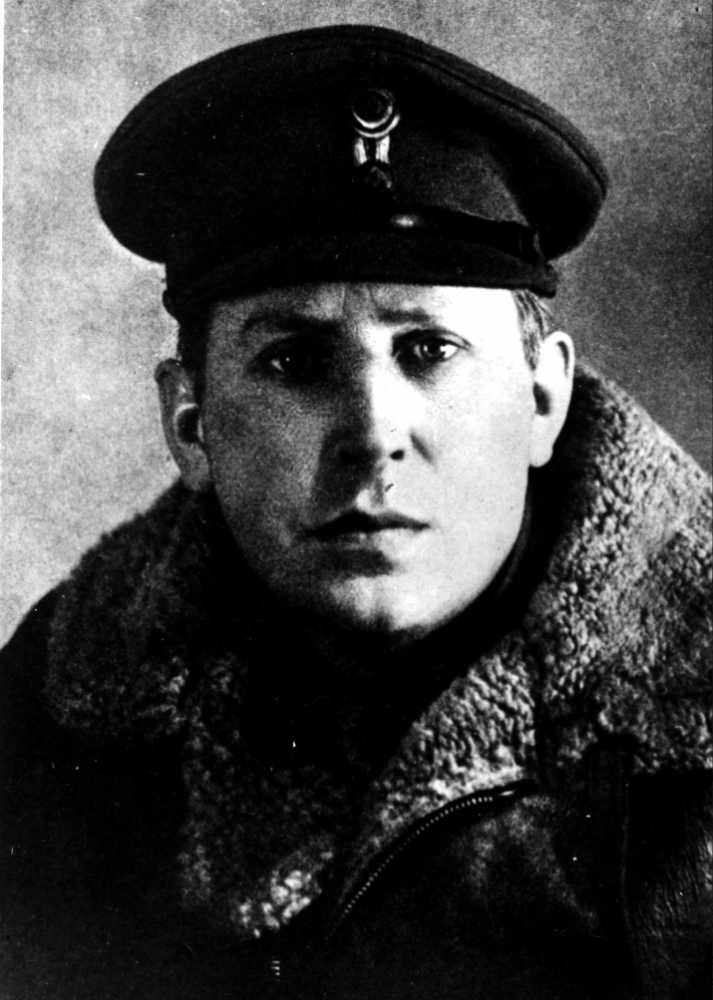 Nordahl Grieg (1902-43). Norsk dikter og offiser . Grieg ble drept da flyet han satt i ble skutt ned over Berlin 2. desember 1943. Scan-Foto arkiv